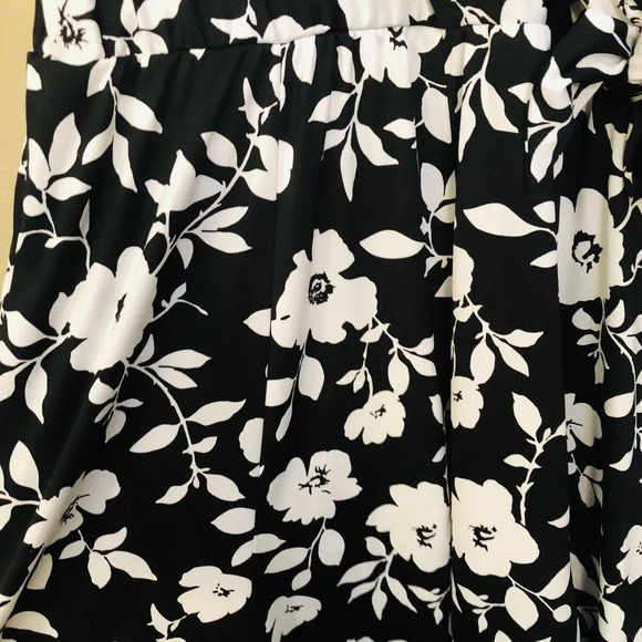 Black & White Floral Print Faux Wrap Midi Empire Waist Dress Plus Size - Picture 6 of 7
